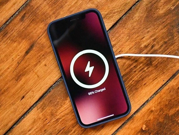 伊犁苹果手机维修分享iPhone 12可以随便充电吗 